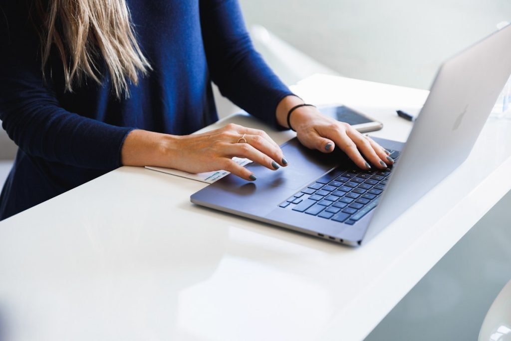 Professional filing income tax return online